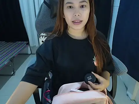 Snapshot of Bellashoweey chatting on June 30, 2026, 11:21 am Bellashoweey online show from June 30, 2026, 11:21 am