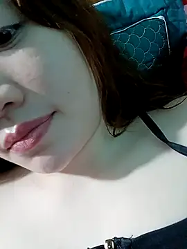 lylinhjim online show from February 12, 2026, 3:12 pm