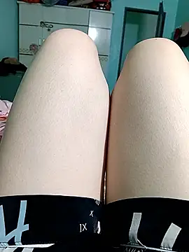 lylinhjim online show from January 19, 2026, 1:37 pm