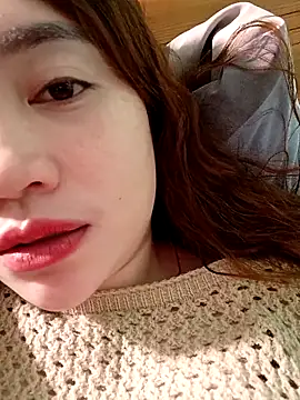 lylinhjim online show from February 20, 2026, 11:01 am