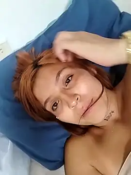 Snapshot of Dulce999 chatting on February 8, 2026, 9:34 pm Dulce999 online show from February 8, 2026, 9:34 pm