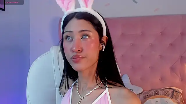 internett sweetheart online show from April 15, 2026, 5:24 am