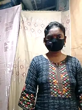 Hot Sweeti online show from February 18, 2026, 9:22 pm