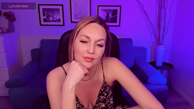 EvieMagical online show from April 21, 2026, 7:20 pm