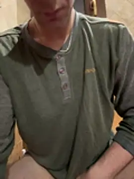 Snapshot of badCecio chatting on January 15, 2026, 4:16 am badCecio online show from January 15, 2026, 4:16 am