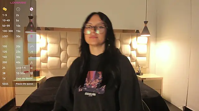 Snapshot of NiccolleHall chatting on February 4, 2026, 12:55 pm NiccolleHall online show from February 4, 2026, 12:55 pm