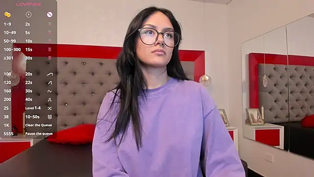 Snapshot of NiccolleHall chatting on February 10, 2026, 1:10 pm NiccolleHall online show from February 10, 2026, 1:10 pm