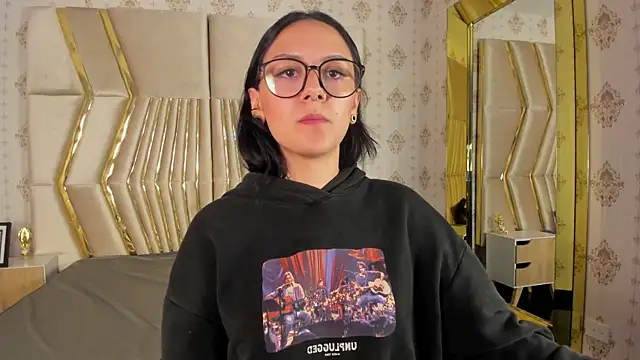 Snapshot of NiccolleHall chatting on February 14, 2026, 1:39 am NiccolleHall online show from February 14, 2026, 1:39 am