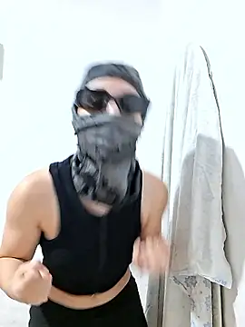 Snapshot of Mariposa-azul chatting on January 15, 2026, 1:36 pm Mariposa-azul online show from January 15, 2026, 1:36 pm