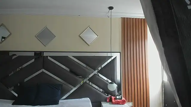 Ambarross  online show from March 27, 2026, 1:34 pm