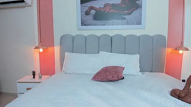 EmmaBoyd online show from February 12, 2026, 11:43 am