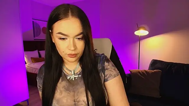 tinafox  online show from January 17, 2026, 8:40 am