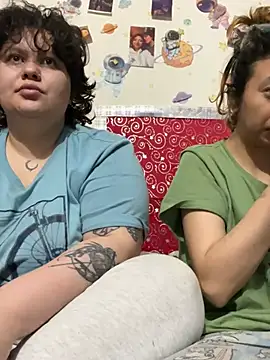 RavenEllieUniverse online show from February 19, 2026, 1:13 am