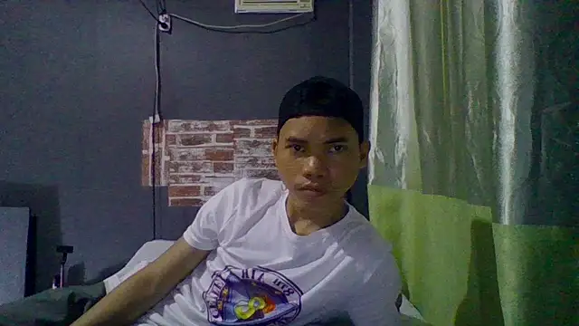 Snapshot of RogueSonX chatting on March 11, 2026, 12:37 am RogueSonX online show from March 11, 2026, 12:37 am