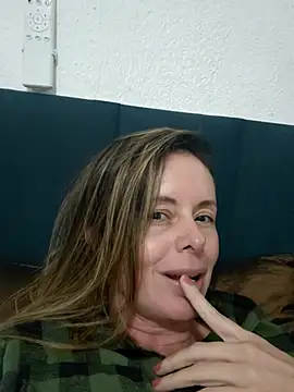 sapequinhaahmister online show from May 19, 2026, 10:06 pm