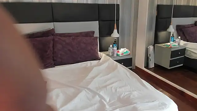 Snapshot of pamelamendez_1 chatting on February 6, 2026, 4:30 am pamelamendez 1 online show from February 6, 2026, 4:30 am