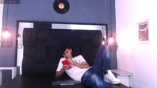 James And Kenet online show from February 28, 2026, 11:32 am