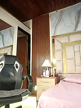 RossyAlvarez online show from April 1, 2026, 12:57 am