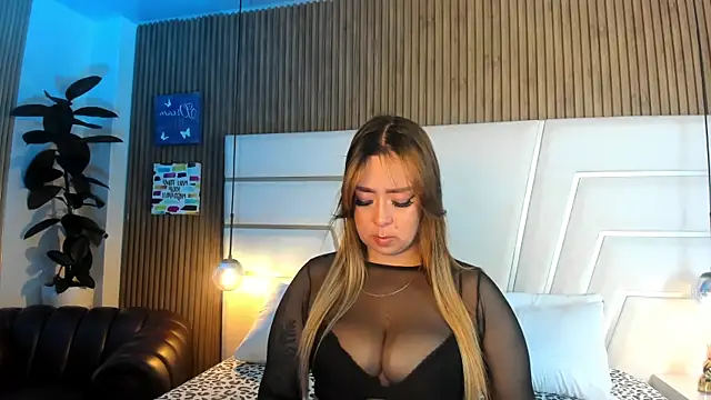 Xara Shadow online show from April 14, 2026, 11:32 pm