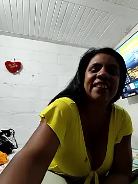 Snapshot of Zeyllyjhonson chatting on June 19, 2026, 11:31 pm Zeyllyjhonson online show from June 19, 2026, 11:31 pm