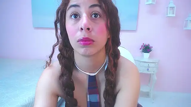 scarlett clyde online show from April 6, 2026, 12:28 pm