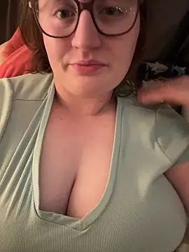 lucycomestrue online show from July 25, 2026, 4:20 am