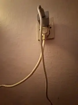 Snapshot of DanekBear chatting on April 14, 2026, 10:37 pm DanekBear online show from April 14, 2026, 10:37 pm