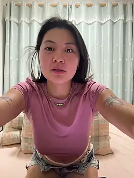 ruanruan05 online show from February 18, 2026, 1:51 pm