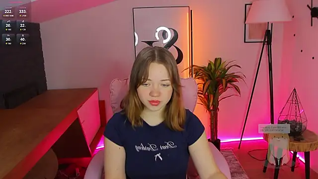 Kiss Moon online show from March 4, 2026, 6:43 am