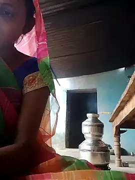 Snapshot of Juli_rathore chatting on July 21, 2026, 1:52 am Juli rathore online show from July 21, 2026, 1:52 am