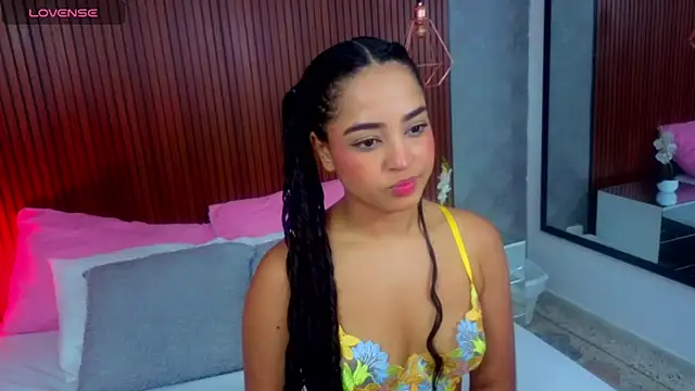 Snapshot of Emma_Thompssonn chatting on May 24, 2026, 1:11 pm Emma Thompssonn online show from May 24, 2026, 1:11 pm
