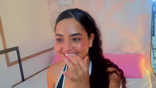 Snapshot of Emma_Thompssonn chatting on April 29, 2026, 5:30 pm Emma Thompssonn online show from April 29, 2026, 5:30 pm