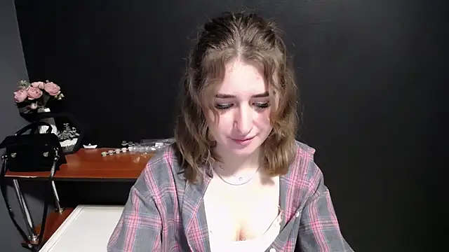 Sunny siren online show from February 8, 2026, 2:26 pm