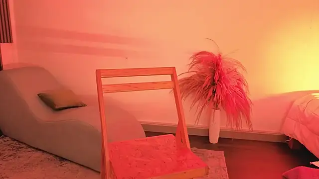 fransheskarossi online show from February 17, 2026, 12:24 pm