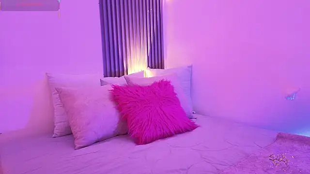 fransheskarossi online show from March 11, 2026, 12:10 pm