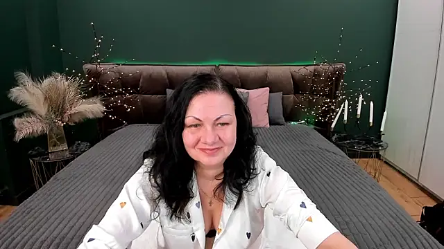 IrissMoon online show from March 16, 2026, 6:21 pm