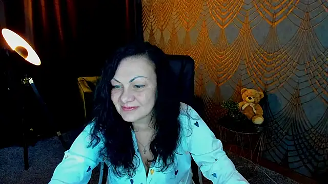 Snapshot of IrissMoon chatting on May 31, 2026, 5:29 pm IrissMoon online show from May 31, 2026, 5:29 pm
