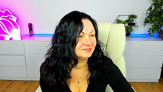 IrissMoon online show from January 18, 2026, 6:28 am