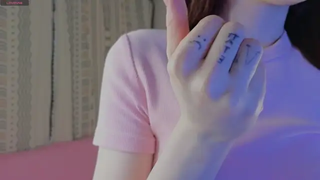 CarmaOlen online show from April 11, 2026, 7:17 pm