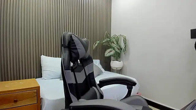 mila pinkett online show from February 25, 2026, 7:14 pm