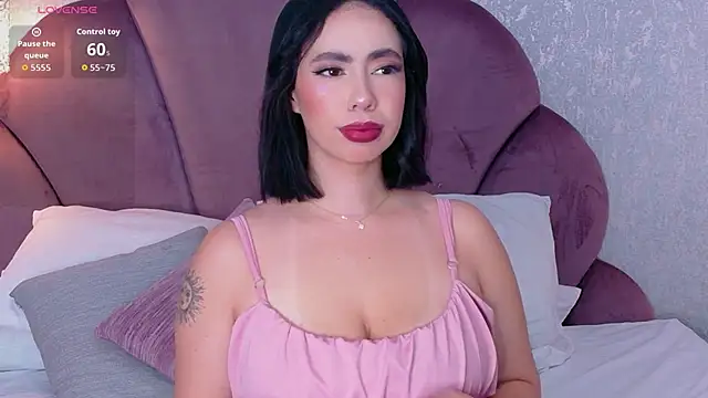 Sienna-Gold online show from June 4, 2026, 1:27 pm