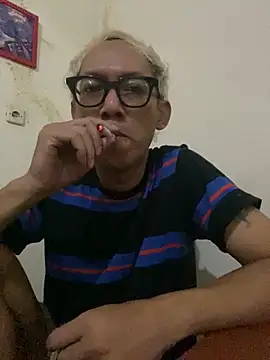 Snapshot of Mrrangen chatting on February 20, 2026, 12:29 pm Mrrangen online show from February 20, 2026, 12:29 pm