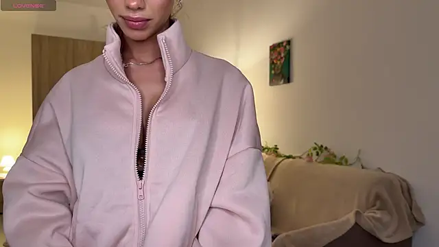 AyanaLys online show from April 16, 2026, 10:45 pm