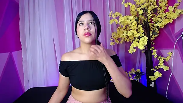 Snapshot of Lory_Bonny chatting on February 12, 2026, 11:43 am Lory Bonny online show from February 12, 2026, 11:43 am
