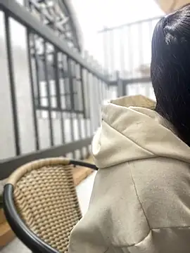 AuroraJohns Pink online show from February 1, 2026, 5:33 pm