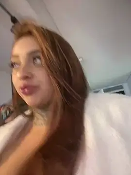 Snapshot of EmilyMoore_Pink chatting on February 3, 2026, 2:53 am EmilyMoore Pink online show from February 3, 2026, 2:53 am