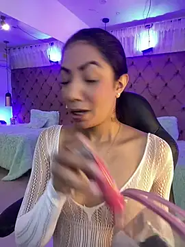 Auri   online show from March 27, 2026, 7:37 pm