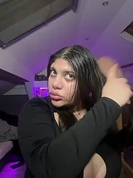 MinaKhalina online show from March 29, 2026, 6:42 pm