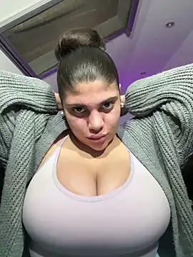 MinaKhalina online show from February 13, 2026, 5:35 pm