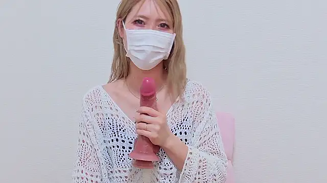 yumi0025 online show from April 7, 2026, 1:40 am
